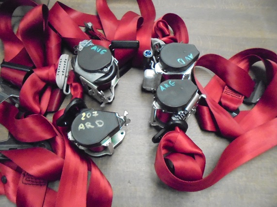 Ceinture 
PEUGEOT 207 (2)
An 10.2010 - 06.2013

Avant droit
Arrière gauche ou droit

50 € le dérouleur au choix
