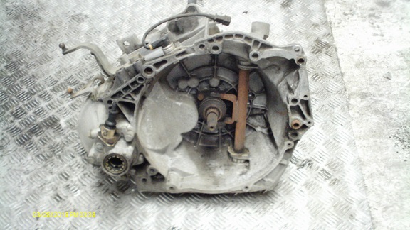 Boite de vitesses 
PEUGEOT 605 2.1 D 
An 1994 - 1999 

Type boite : 20CJ79
152 000 Km

Garanti(e) 3 mois

Frais de Port sur devis