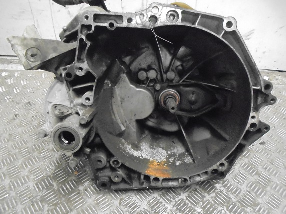 Boite de vitesses 
PEUGEOT 206 CC 1.6 HDI 110CV
An 04.2005 - 03.2007

Type boite : 20DM73 / 20DM84
164 000 Km

Garanti(e) 3 mois

Frais de Port sur devis