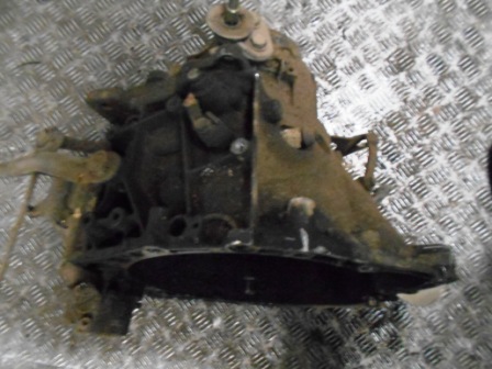 Boite de vitesses 
PEUGEOT 206 1.9D 69CV
An depuis 09.1998

Type boite : 20DL12 / 20DL53 / 20DL72 / 20DL13 ...
176 000 Km

Garanti(e) 3 mois

Frais de Port sur devis