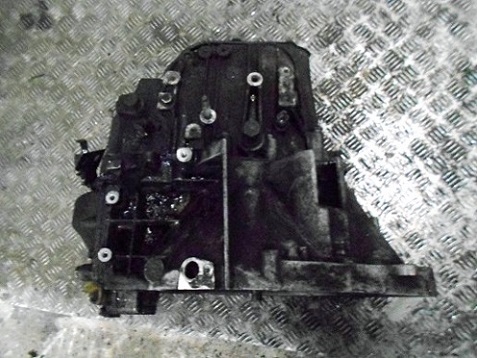 Boite de vitesses 
PEUGEOT 807 2.2 HDI 128CV
An 02.2004 - 10.2005

Type boite : 20MB05 / 20MB09
175 000 Km

Garanti(e) 3 mois

Frais de Port sur devis