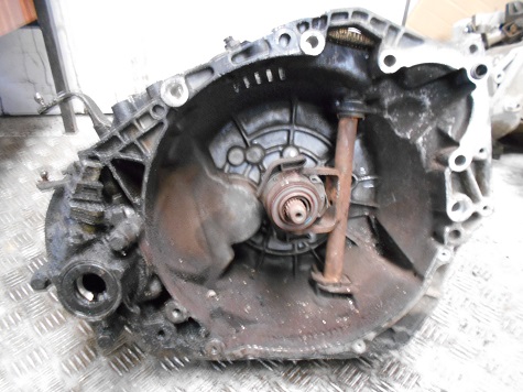 Boite de vitesses PEUGEOT CITROEN 
Stock non étiqueté

Type boite : 

806 2.0 HDI 20LE57 
308 1.6 HDI Semi automatique 20EA01
Jumpy Expert 20TB05 X 2
Xsara 306 1.9D 20TB38
Xsara 2.0 HDI 20DL42
306 1.8i 20CH63
307 2.0 HDI 20DM02
ZX 306 1.9D 20CM70 

Prix et port sur demande