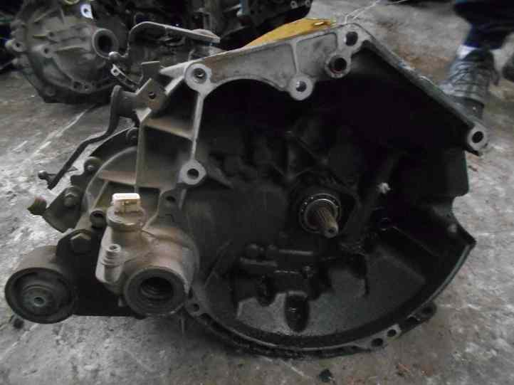 Boite de vitesses 
PEUGEOT 106 (2) 1.1e 60Cv
An 09.2000 - 09.2003

Type boite : 20CC78 20CE37 20CE51 20CE81
130 000 Km

Garanti(e) 3 mois

Frais de Port sur devis