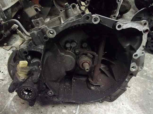 Boite de vitesses 
PEUGEOT 406 1.9 TD 75CV
Année 03.1998

Type boite : 20TB03 / 20TB79 / 20CH51
164 000 Km

Garanti(e) 3 mois

Frais de Port sur devis