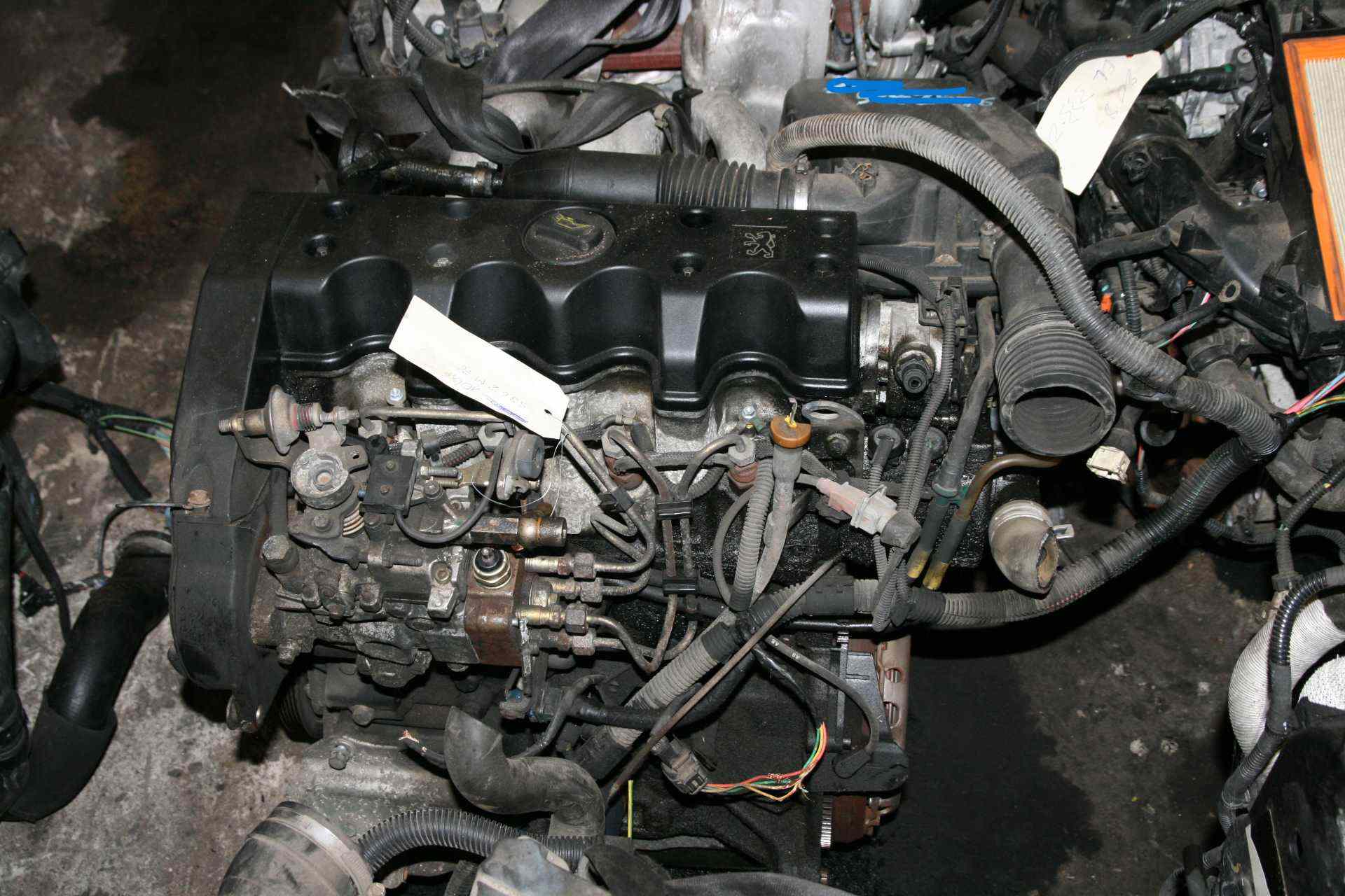 Moteur 
PEUGEOT 106 Phase 2 1.5D-8V,57cv

Type moteur : TUD5_VJZ

Vendu sans alternateur, démarreur, compresseur de clim

Garanti(e) 12 mois

Frais de Port sur devis