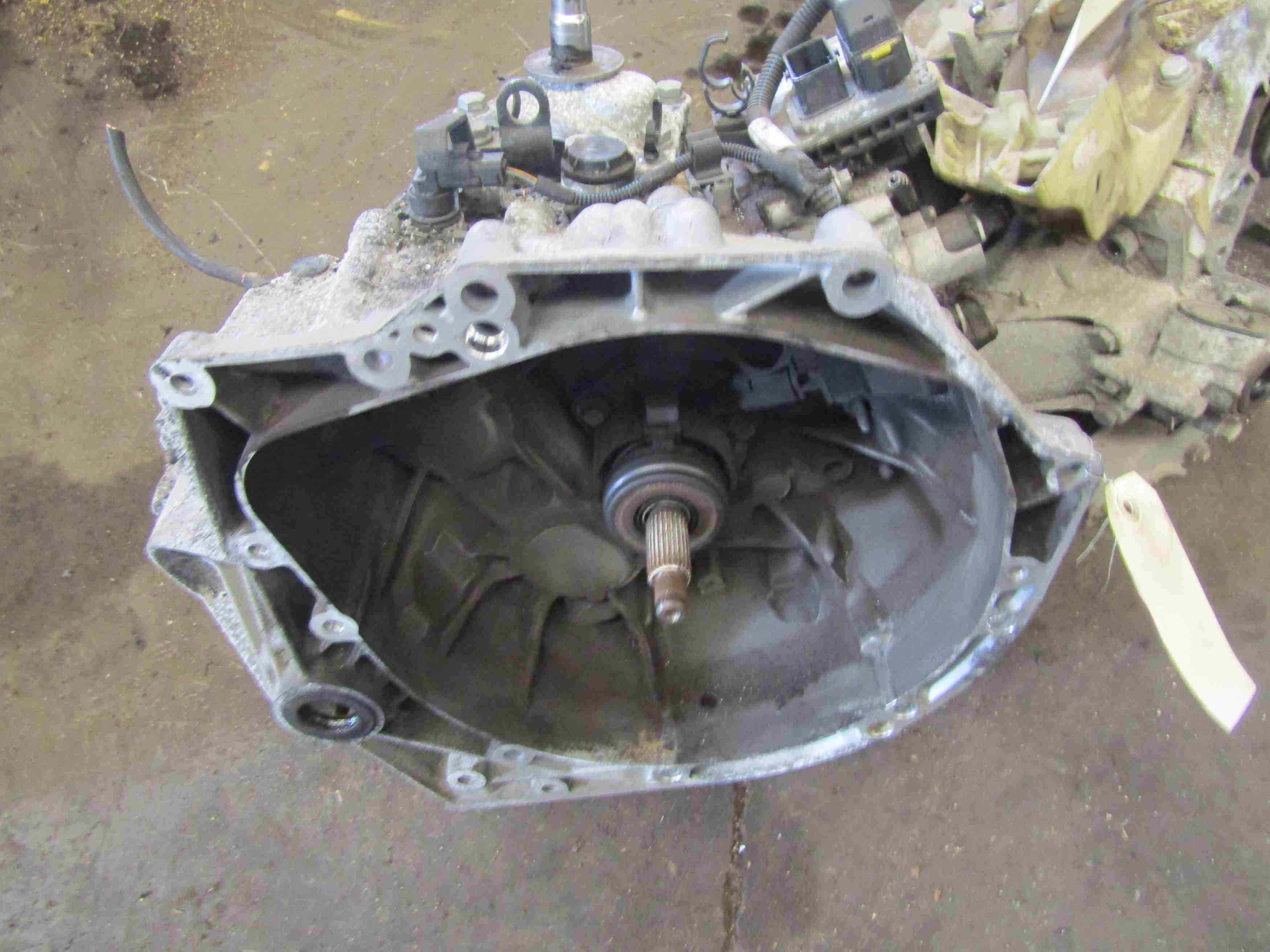 Boite de vitesses 
PEUGEOT 3008 1 Phase 1 1.6 hdi 115 cv

Type boite : 20DR24
150000 Km

Garanti(e) 12 mois

Frais de Port sur devis