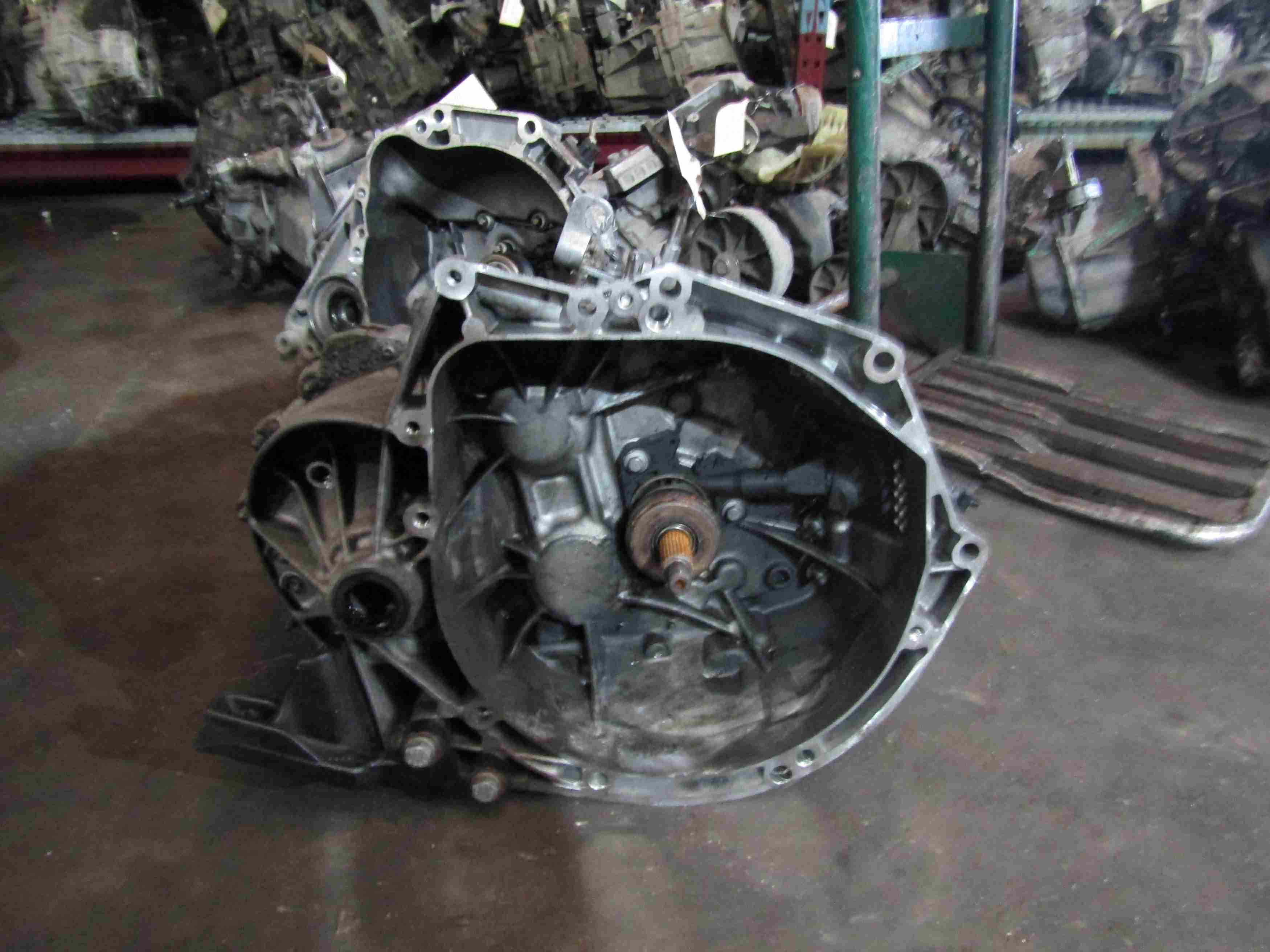 Boite de vitesses 
PEUGEOT 5008 1 Phase 1 1.6 hdi 112 cv

Type boite : 20EA07, EA60, EAKG
 190 000 Km

Garanti(e) 12 mois

Frais de Port sur devis