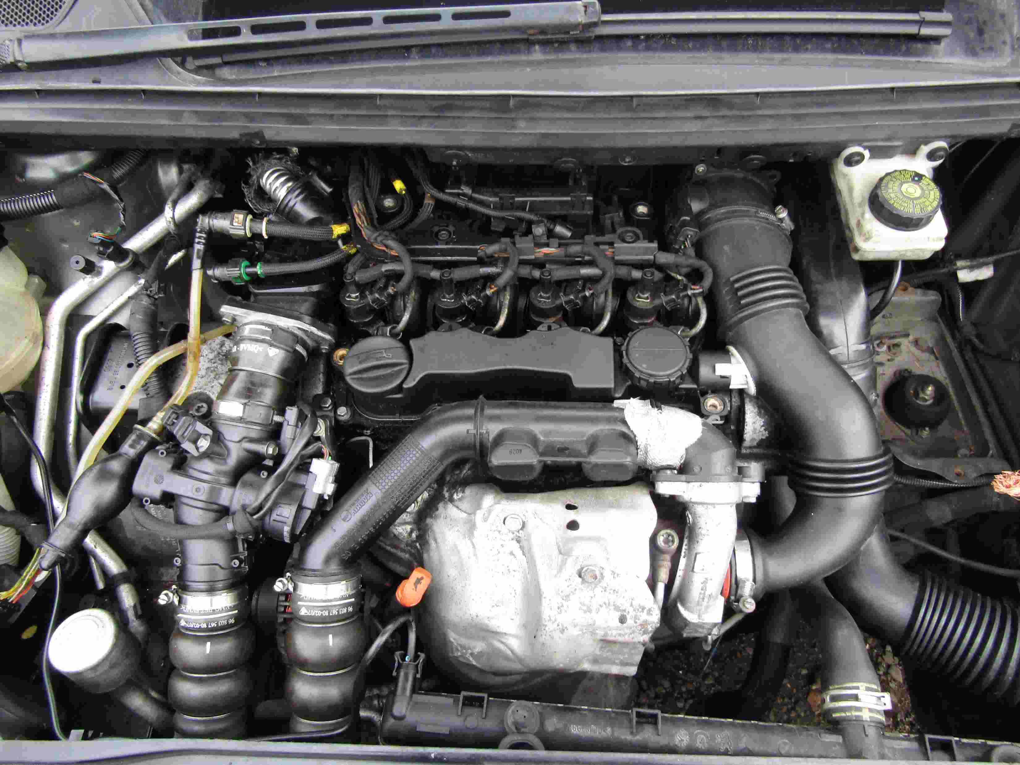 Moteur 
PEUGEOT 307 Phase 2 1.6 hdi 90 cv

Type moteur : 9hx
 183 000 Km

Vendu sans alternateur, démarreur, compresseur de clim

Garanti(e) 12 mois

Frais de Port sur devis