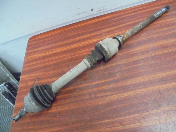 Cardan Droit
PEUGEOT Partner 1.6 HDI 75CV
An 12.2002 - 05.2008

