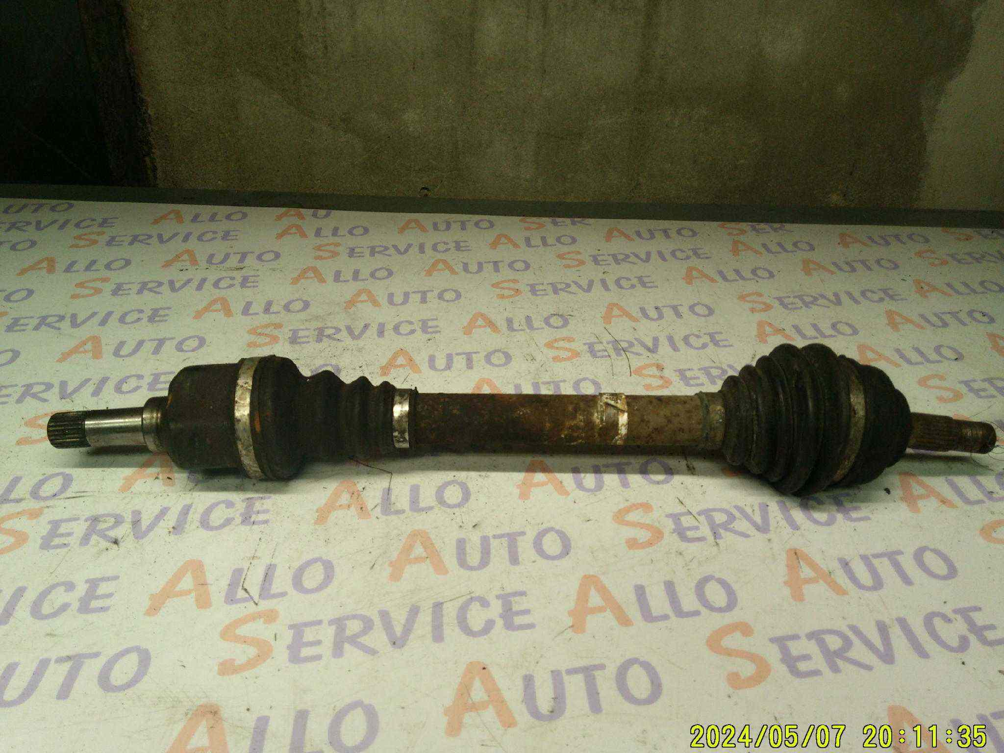 Cardan Gauche
PEUGEOT 207 phase 1 
ref: 9656135180

