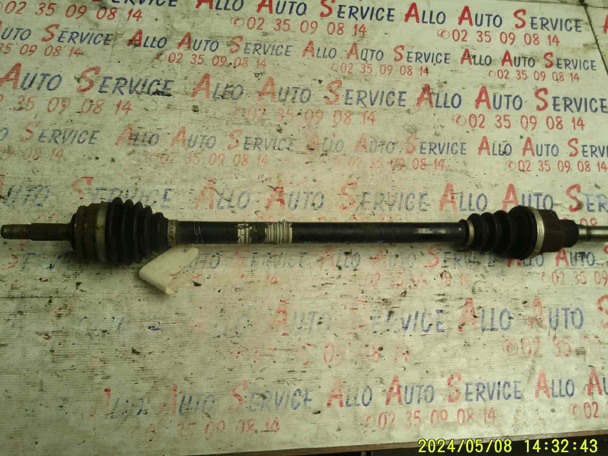 Cardan Droit
PEUGEOT 208 1 phase 2
ref: 9803959680


