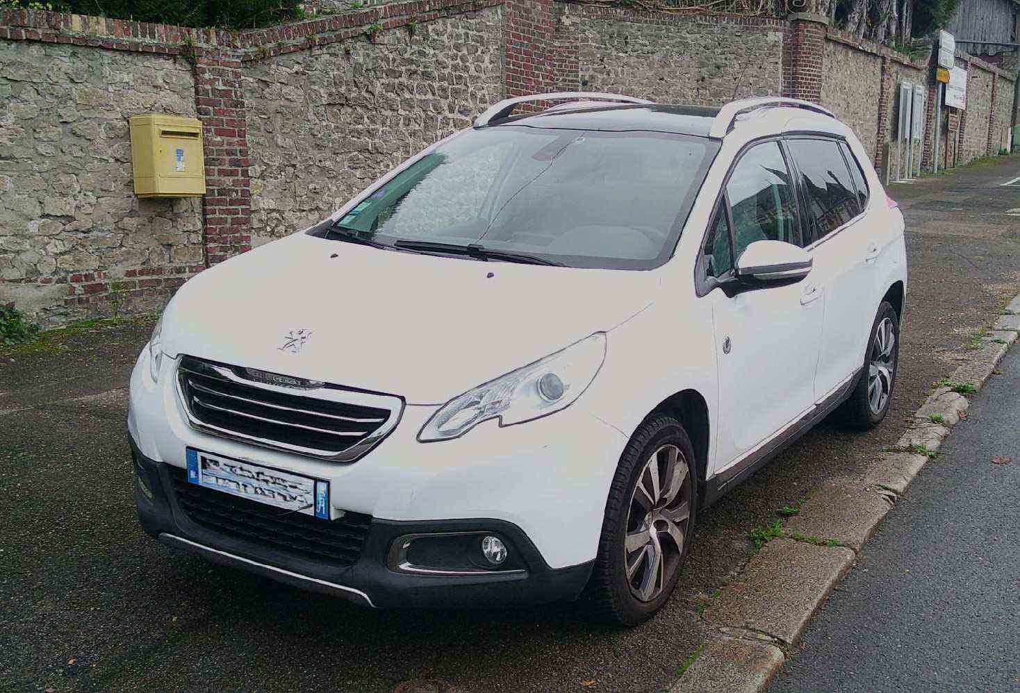 Occasion  PEUGEOT 2008 1.2 12V TURBO 110 CH

MILLESIME 05/2016

95380 KMS

TRES BON ETAT

TOIT PANORAMIQUE, RETROS RABATTABLES ELECTRIQUEMENT