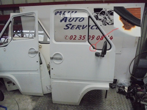 Porte AV Droit
RENAULT Master 1
An 1989 - 1997

Quelques points de rouilles
Plus marquante au niveau du custode

Frais de Port sur devis