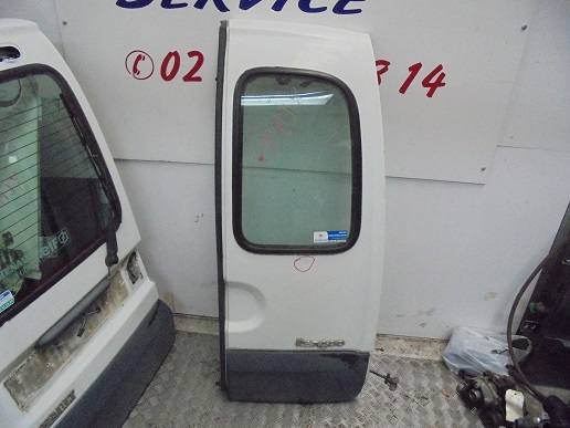 Porte AR Droite
RENAULT Kangoo 1
An 09.1997 - 03.2003

Un petit enfoncement
Peinture un peu passée

Frais de Port sur devis