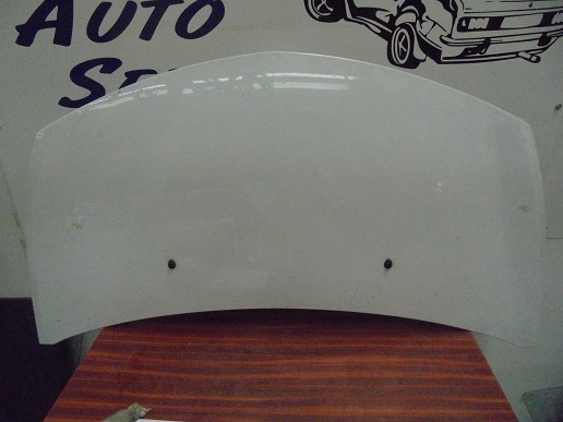 Capot 
RENAULT Clio 3
An 09.2005 - 03.2009

Frais de Port sur devis