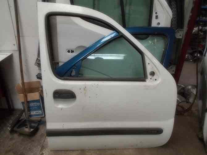 Porte AV Droit
RENAULT Kangoo 1
An 09.1997 - 03.2003

Vendue nue

Frais de Port sur devis