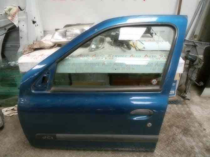 Porte AV Gauche
RENAULT Clio 2 phase 2 (5 portes)
An 06.2001 - 07.2006

Vendue nue

Frais de Port sur devis