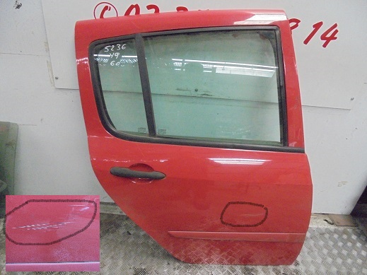 Porte AR Droit
RENAULT Modus
An 09.2004 - 07.2006

Rayures voir photos 
Frais de Port sur devis