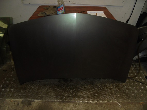 Capot 
RENAULT Megane 2 phase 2 ?
( A vérifier )
An 01.2006 - 06.2009

Frais de Port sur devis