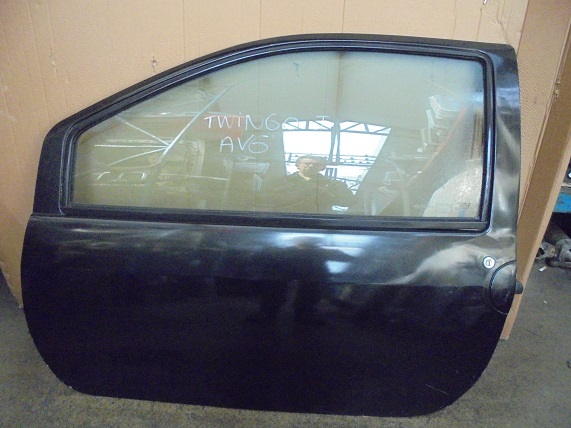 Porte AV Gauche
RENAULT Twingo 1
Avant 2000 

Vendue nue

Frais de Port sur devis