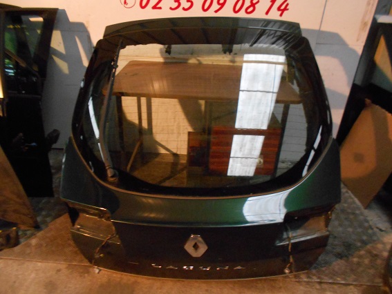 Hayon 
RENAULT Laguna 3
An 10.2007 - 08.2009

Coup de feu haut de lunette intérieur
Frais de Port sur devis