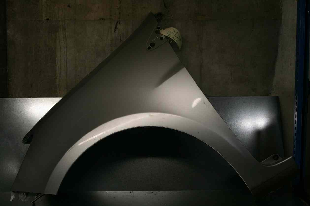 Aile AV Gauche RENAULT Clio 3 ph1

Pour roues en 185
