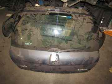 Hayon 
RENAULT Clio 2 CAMPUS PHASE 2

IL SERA NETTOYÉ
Frais de Port sur devis