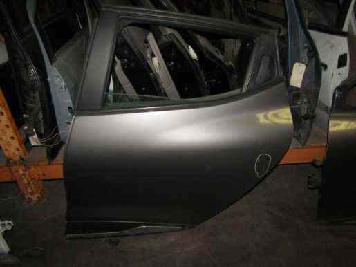 PORTE ARRIERE GAUCHE 

RENAULT CLIO IV PHASE 1 5P / 2015
1.5 DCI 75 CH DIESEL 

VENDUE NUE
FRAIS DE PORT SUR DEVIS 