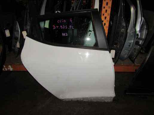 PORTE ARRIERE DROIT 

RENAULT CLIO IV PHASE 1 5P / 2015
1.5 DCI 75 CH DIESEL 

VENDUE NUE
FRAIS DE PORT SUR DEVIS 