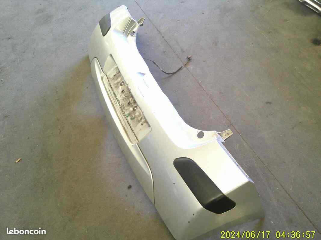 Pare Choc Ar 
RENAULT Twingo 2

Frais de Port sur devis