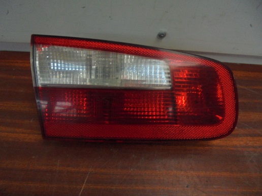 Feu Arriere Gauche hayon
RENAULT Laguna 2 
An 11.2000 - 03.2005 