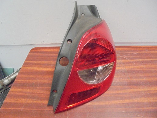 Feu Arriere Droit
RENAULT Clio 3 phase 1
An 09.2005 - 03.2009

