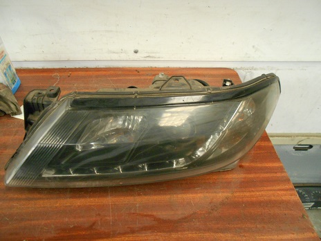 Optique Gauche
RENAULT Laguna 2 phase 2

Option: Xenon 

An 03.2005 - 09.2007


