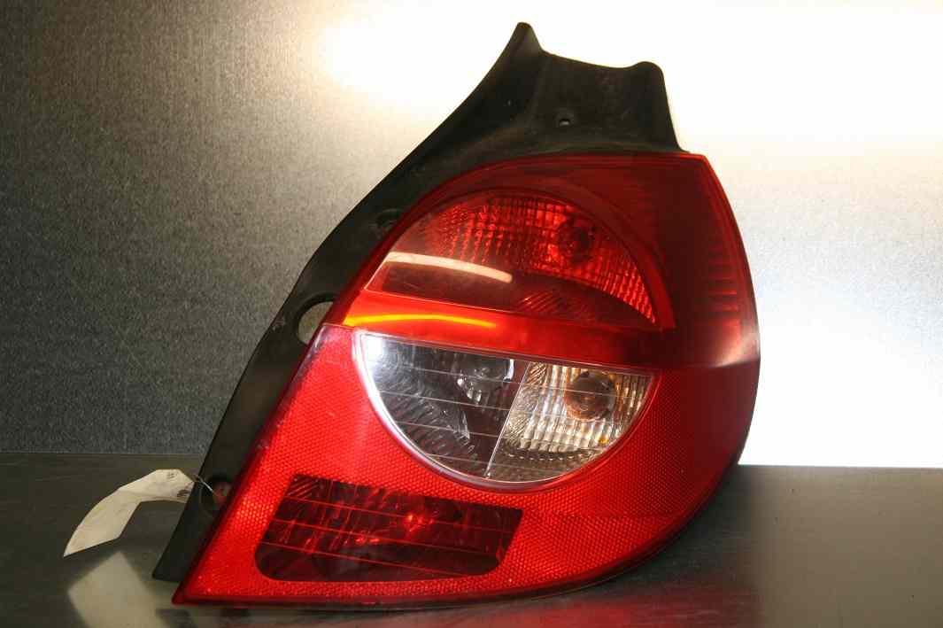Feu Arriere Droit RENAULT Clio 3 (ph1)
01.2006