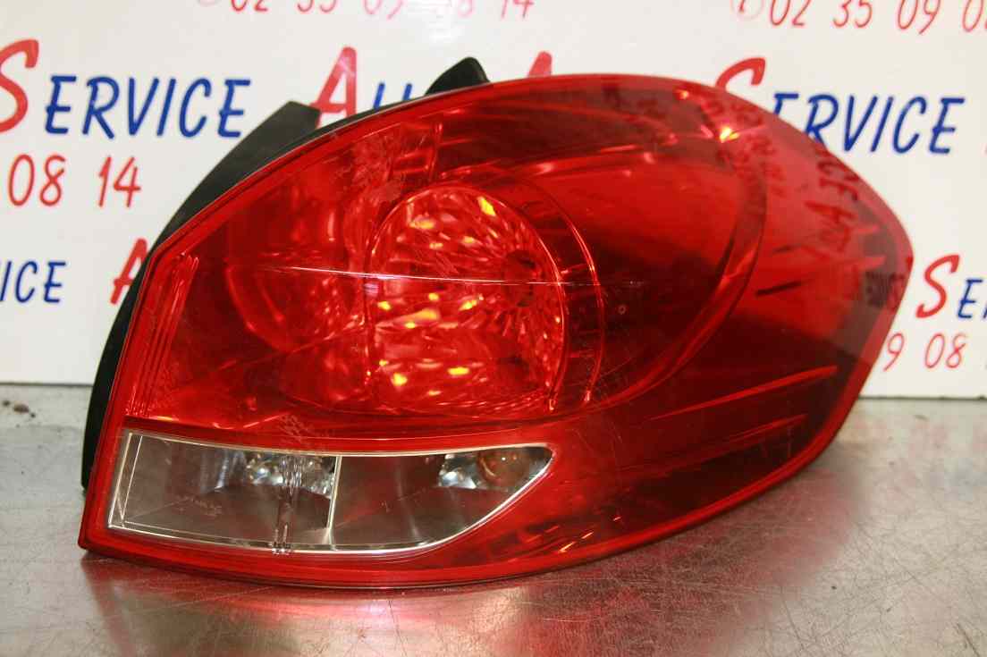 Feu Arriere Gauche RENAULT Clio 3 Phase 1 Break
07.2008