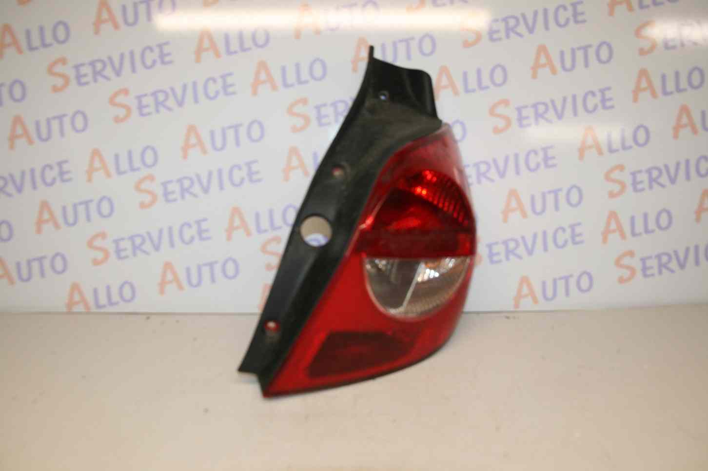 Feu Arriere Droit RENAULT Clio 3
01/2008

