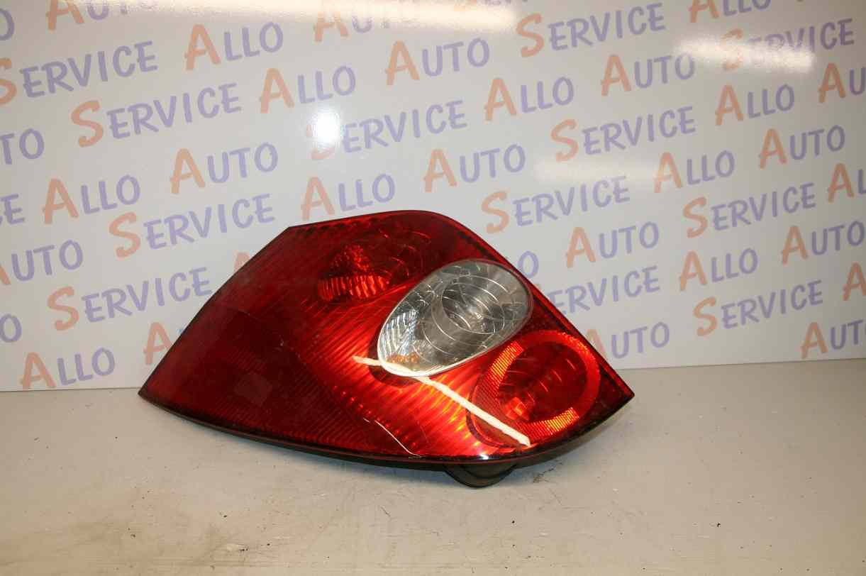 Feu Arriere Gauche RENAULT Laguna 2 break
04/2003
