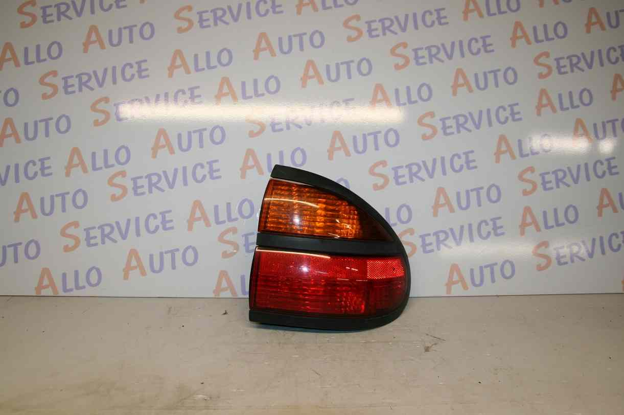 Feu Arriere DroitR ENAULT Laguna1 phase2
10/1998
