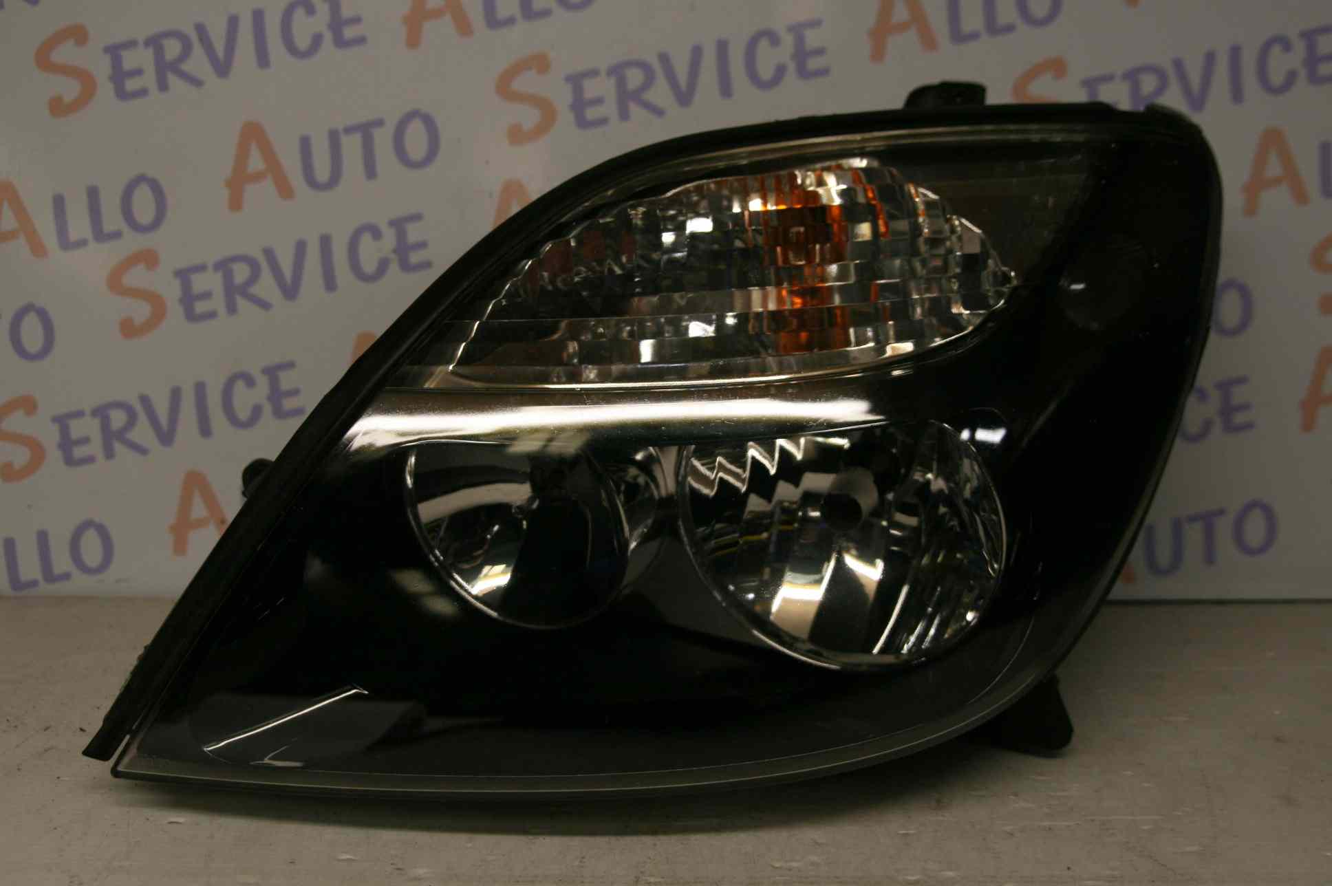 Optique Gauche
RENAULT MEGANE SCENIC I PHASE 2 5P 
1999-08->2003-06
fond noir

