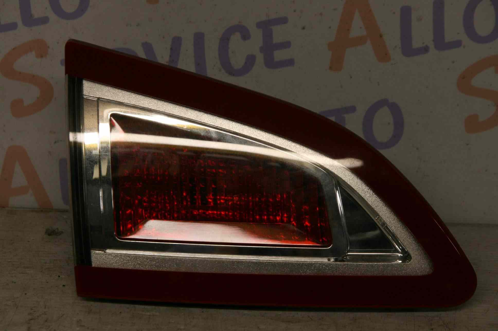 Feu Arriere de hayon droite
RENAULT Scenic 3
