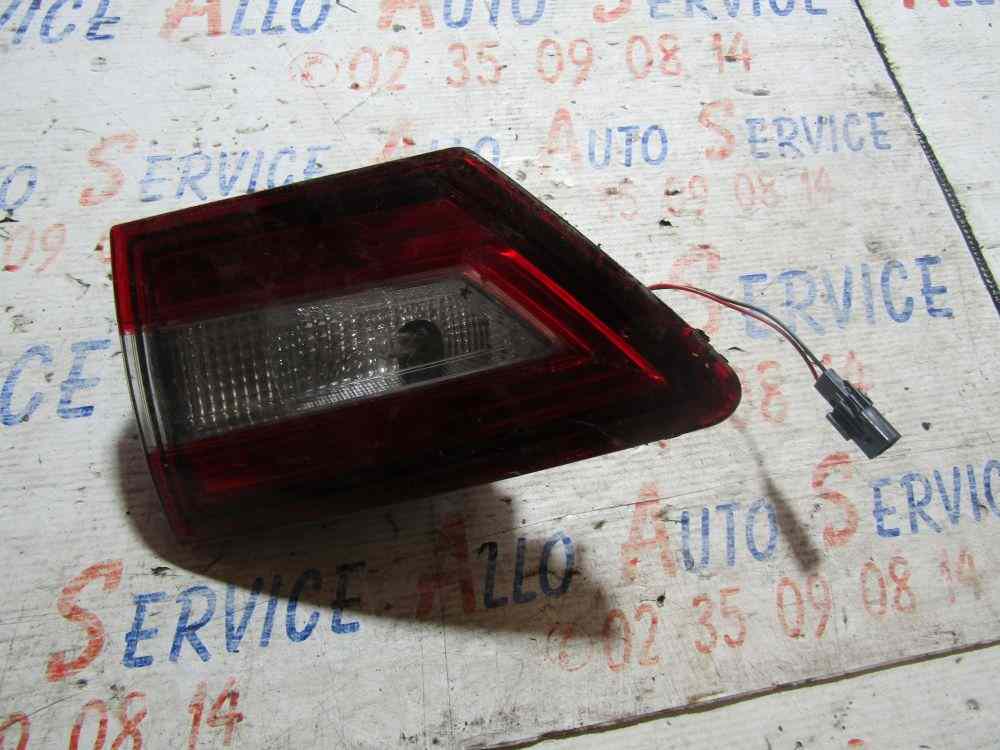 Feu Antibrouillard ARRIERE DROIT Droit
RENAULT Clio 4

