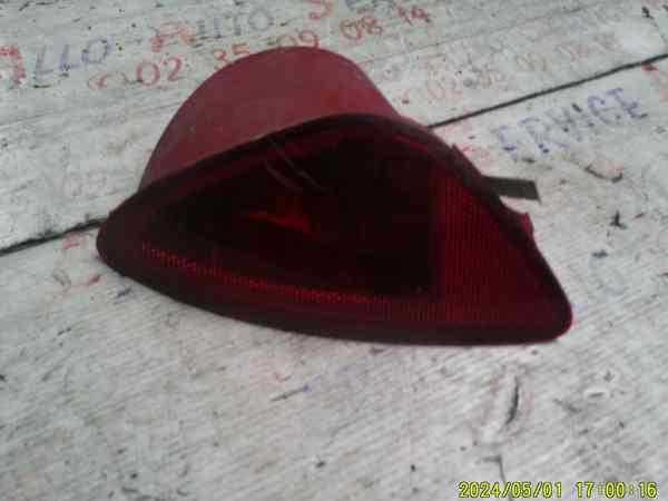 Catadioptre arrière droit

RENAULT
Clio 3
phase 1 
2009