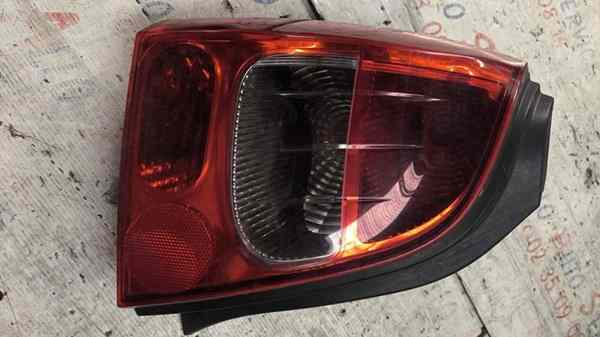 Feu Arrière Gauche
RENAULT Twingo 2
PHASE 1 
Année 2007


