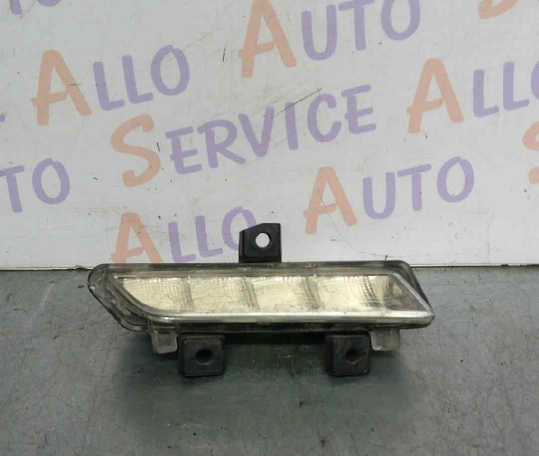 Feu Diurne Droit RENAULT Clio 4 PHASE 1  

MILLESIME 04/2013

