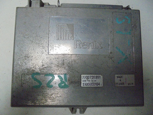 Calculateur RENAULT
R25 2.2 Essence

SIEMENS S100800104 c
Hom 7700723126 
7700726991


