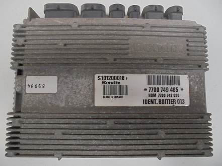Calculateur 
RENAULT R25 V6 Automatique

Bendix 
S101200016 F
7700749465
Hom 7700742096