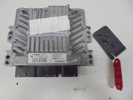 Kit de demarrage 
RENAULT Scenic 2 Phase 2 - 1.9 DCI 
 An 09.2006 - 04.2009 

Comprenant 

Carte de démarrage

Calculateur Siemens 
SID 301
S122326113 A
8200804775
8200807626

UCH N3 Siemens
S200780021 
U118400260

Sans verrou de colonne