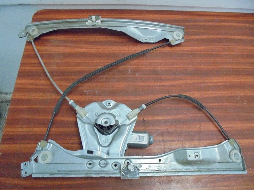 Leve Vitre Av Droit
RENAULT Clio 3 (5 portes)
An 10.2009 - 12.2014

Ref : 8200291145
400860F

