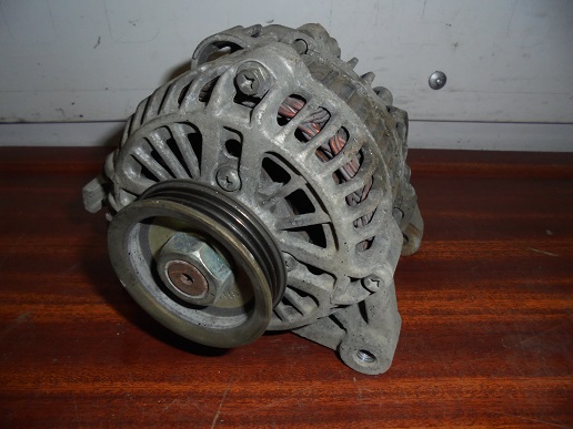Alternateur 
RENAULT Twingo 1.2i 60CV
An 06.2000 - 06.2007

Mitsubishi 8200065730

