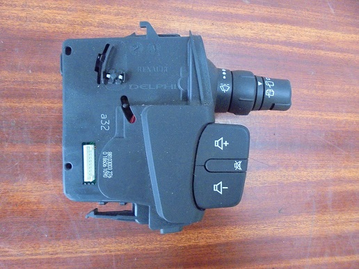 Commodo Essuie Glaces
RENAULT Clio 3 
An 09.2005 - 03.2009

Delphi 88103003 276